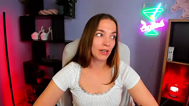 kenzie x online show from September 9, 2025, 6:35 am