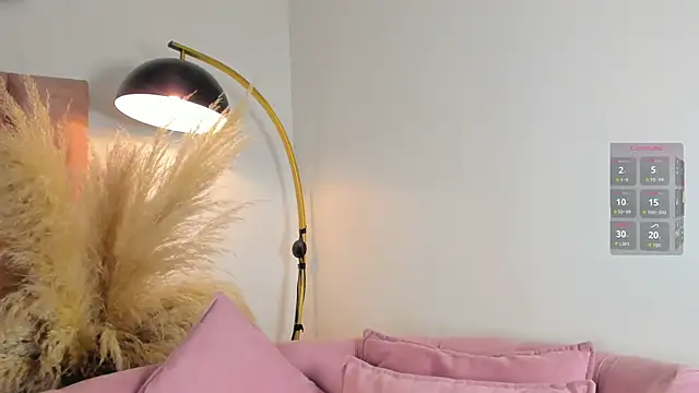 im alejandra  online show from March 29, 2026, 4:01 am