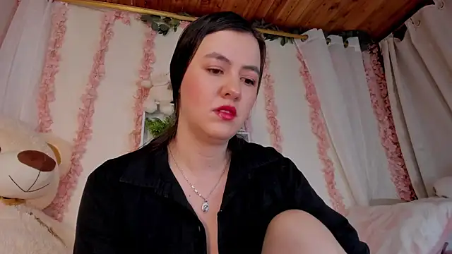 Snapshot of Idara_and_Edahi01 chatting on September 27, 2025, 5:51 pm Idara and Edahi01 online show from September 27, 2025, 5:51 pm
