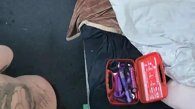 Snapshot of ROCKHARDDADDY86 chatting on February 9, 2026, 2:43 pm ROCKHARDDADDY86 online show from February 9, 2026, 2:43 pm