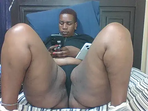 Snapshot of SexyTirries13 chatting on January 17, 2026, 7:35 am SexyTirries13 online show from January 17, 2026, 7:35 am