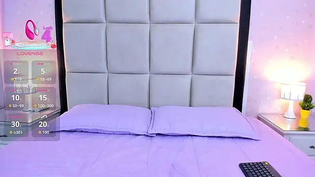 HannaClarrk  online show from September 29, 2025, 1:16 pm