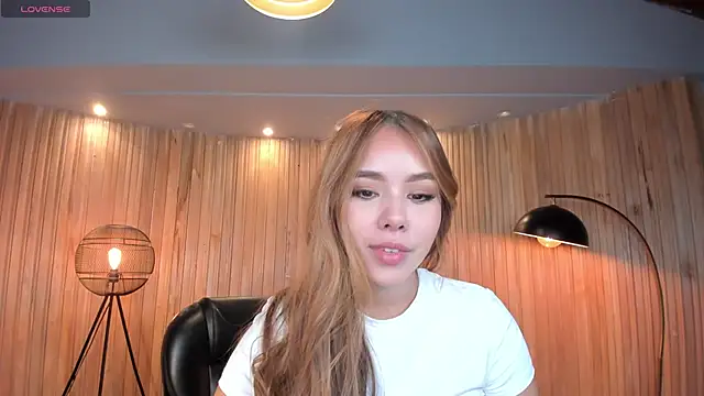 CarolineGraceX online show from March 11, 2025, 10:40 am