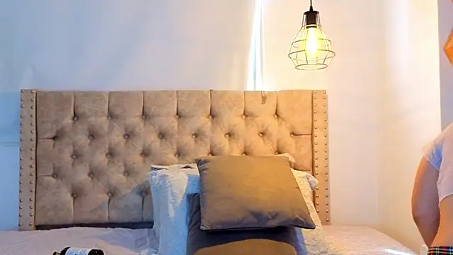 Anya Texas online show from February 18, 2026, 7:54 pm