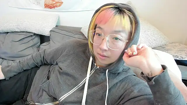 luxgray online show from December 9, 2024, 6:14 pm