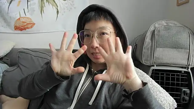 luxgray online show from December 21, 2025, 5:42 pm