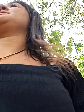 Liancy online show from March 1, 2025, 4:44 pm