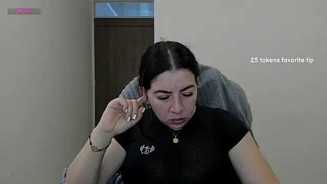 Snapshot of Im_coco chatting on January 13, 2025, 2:32 pm Im coco online show from January 13, 2025, 2:32 pm