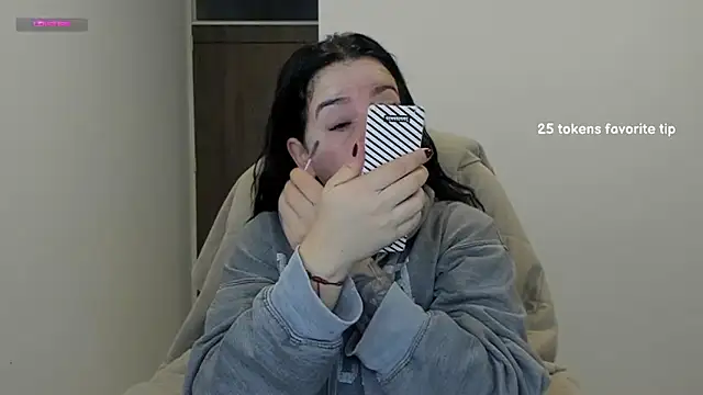 Snapshot of Im_coco chatting on January 18, 2025, 11:21 am Im coco online show from January 18, 2025, 11:21 am
