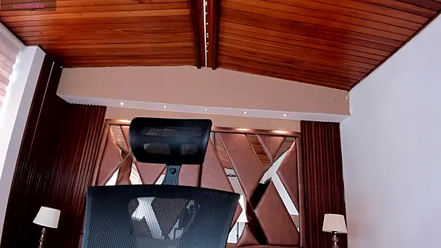 IsabellaaJoness online show from April 15, 2026, 7:58 pm