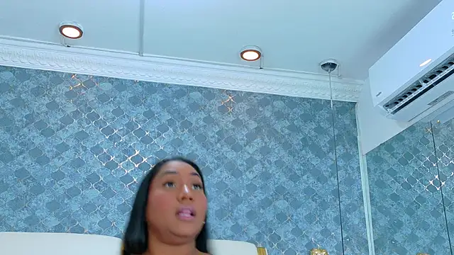 NaiomyLanes online show from March 31, 2026, 1:33 pm