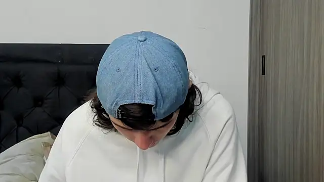 Snapshot of alex_connorr chatting on January 7, 2025, 5:42 pm alex connorr online show from January 7, 2025, 5:42 pm