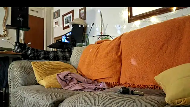 Snapshot of bibananaman chatting on February 15, 2025, 5:09 am bibananaman online show from February 15, 2025, 5:09 am