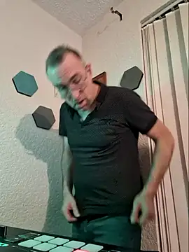 Snapshot of bibananaman chatting on October 9, 2025, 9:13 pm bibananaman online show from October 9, 2025, 9:13 pm