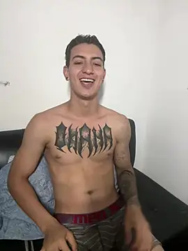 Snapshot of aliensexy chatting on February 7, 2025, 11:45 pm aliensexy online show from February 7, 2025, 11:45 pm