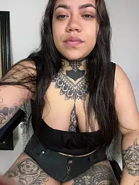 Snapshot of aliensexy chatting on February 19, 2025, 11:36 pm aliensexy online show from February 19, 2025, 11:36 pm