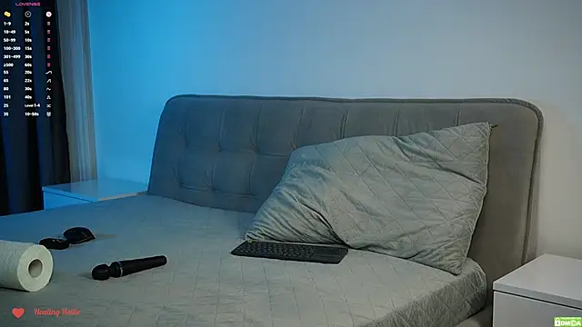 Snapshot of Healing_Hottie chatting on February 5, 2025, 9:50 pm Healing Hottie online show from February 5, 2025, 9:50 pm