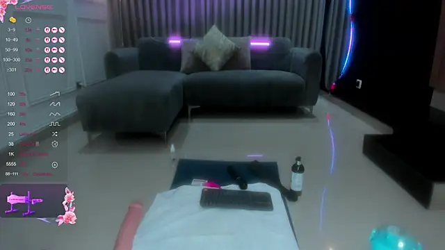 Anna parkker  online show from March 10, 2025, 5:18 pm