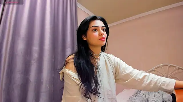  cleopattra  online show from December 6, 2024, 5:00 pm