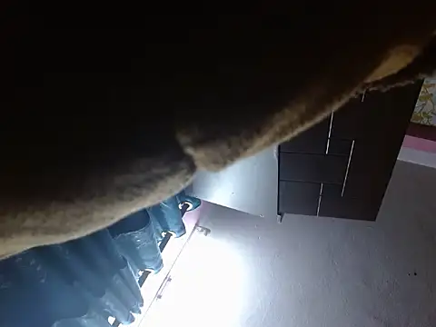 Snapshot of silky_milky chatting on November 9, 2025, 9:24 pm silky milky online show from November 9, 2025, 9:24 pm