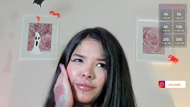 NinaInk online show from October 21, 2025, 2:07 pm