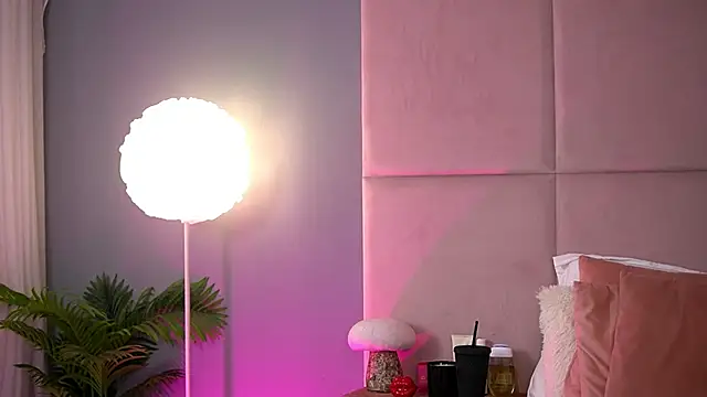 AlmaLuv online show from February 13, 2026, 5:03 am