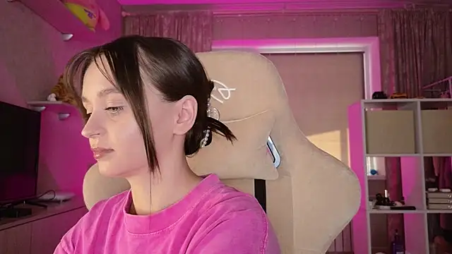 Katy perry  online show from March 16, 2025, 3:58 am