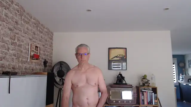 Goduleur69 online show from September 22, 2025, 2:52 pm