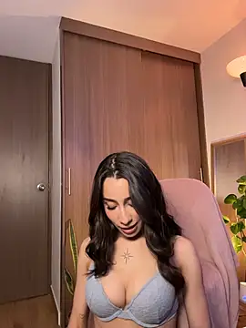 hottiecattiee online show from November 9, 2025, 6:50 pm