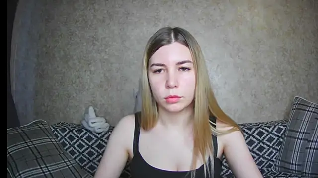 ElllaNuar online show from December 16, 2024, 7:04 am