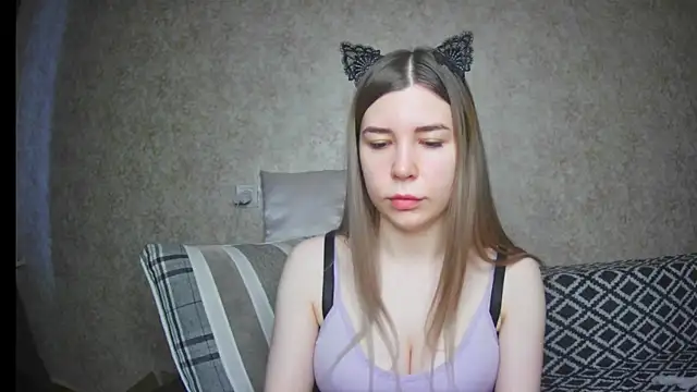 ElllaNuar online show from February 5, 2025, 4:27 am