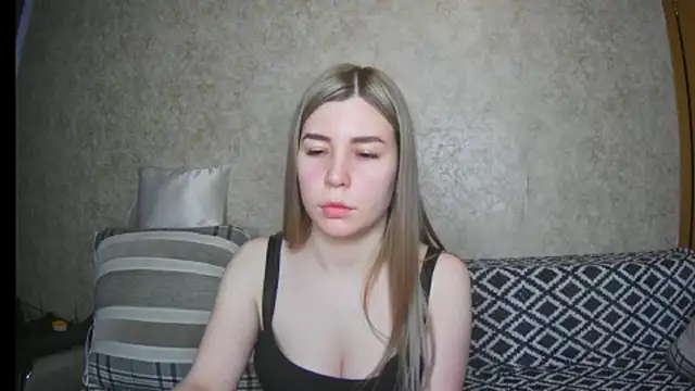 ElllaNuar online show from March 10, 2025, 4:49 am