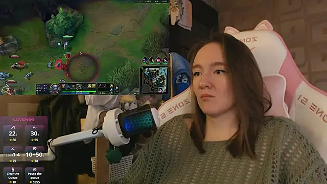 MoonlishSiren online show from April 24, 2026, 9:23 am