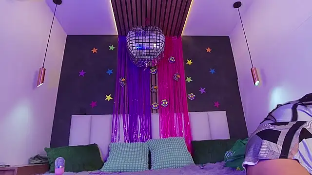 KendalMilleer online show from September 13, 2025, 2:44 am