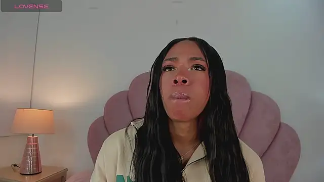 Nicole Paradise online show from February 12, 2025, 12:55 pm