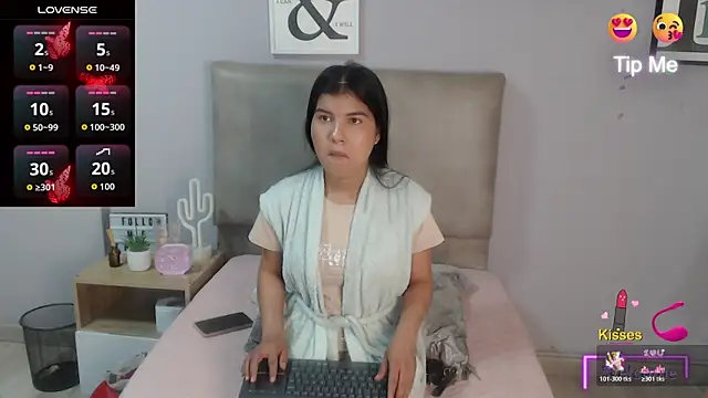 Snapshot of SophiaMeyerst chatting on April 28, 2026, 1:27 pm SophiaMeyerst online show from April 28, 2026, 1:27 pm