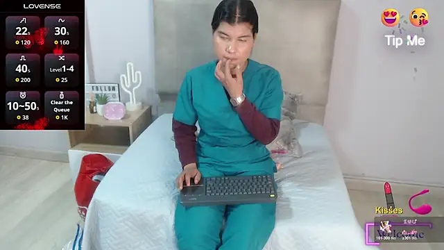 Snapshot of SophiaMeyerst chatting on April 30, 2026, 6:14 pm SophiaMeyerst online show from April 30, 2026, 6:14 pm