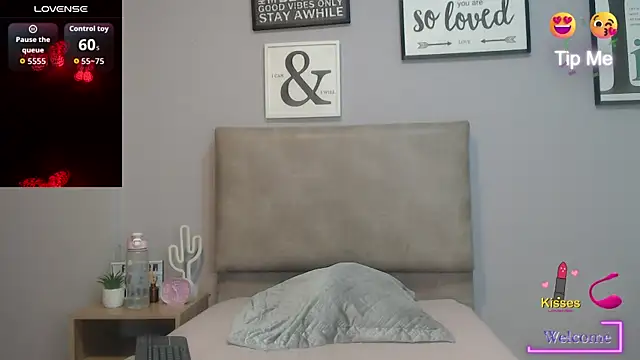 Snapshot of SophiaMeyerst chatting on May 16, 2026, 2:05 pm SophiaMeyerst online show from May 16, 2026, 2:05 pm