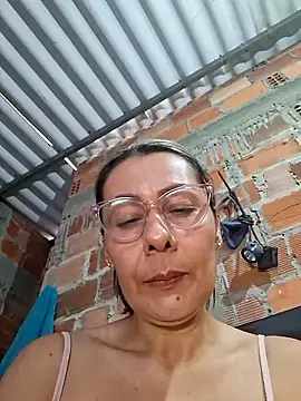 Mia-funny20 online show from May 22, 2026, 4:45 pm