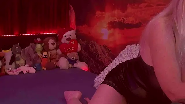 MoniCutex online show from March 23, 2025, 3:10 am