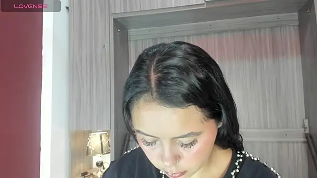 Snapshot of valerymeyerr chatting on April 29, 2026, 11:47 am valerymeyerr online show from April 29, 2026, 11:47 am
