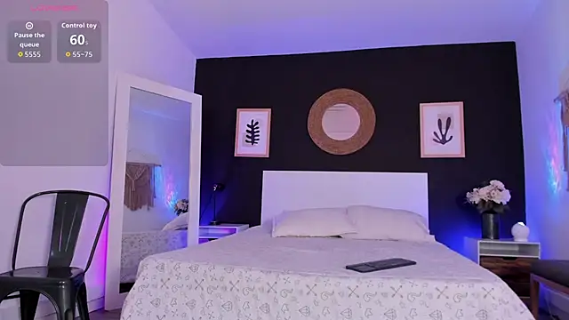 VioletPaket online show from March 15, 2026, 12:55 pm