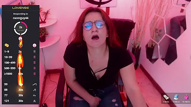 lilyponce  online show from February 28, 2025, 3:04 am