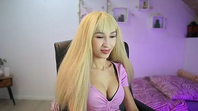 Amai  Liu online show from November 8, 2025, 6:51 pm