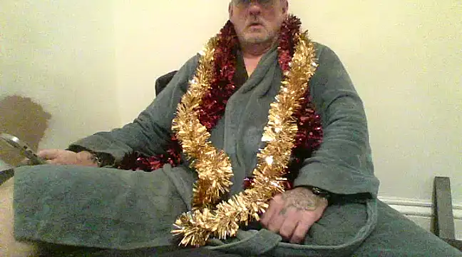 Snapshot of oldenglishguy chatting on December 25, 2024, 6:31 am oldenglishguy online show from December 25, 2024, 6:31 am