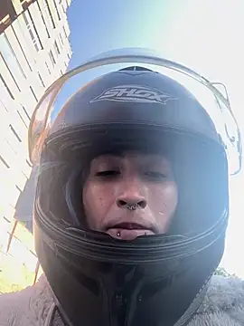 Snapshot of Lunapage chatting on February 28, 2025, 1:03 pm Lunapage online show from February 28, 2025, 1:03 pm