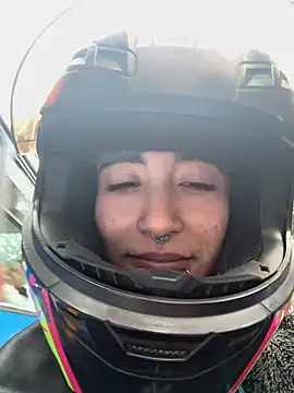 Snapshot of Lunapage chatting on March 4, 2025, 1:06 pm Lunapage online show from March 4, 2025, 1:06 pm