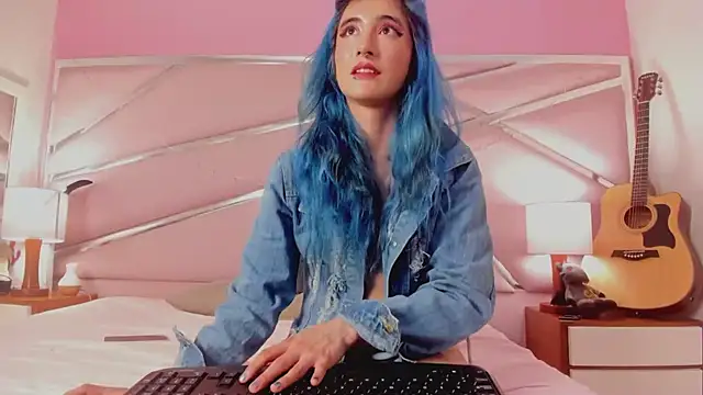 Snapshot of Lunapage chatting on March 7, 2025, 4:11 pm Lunapage online show from March 7, 2025, 4:11 pm