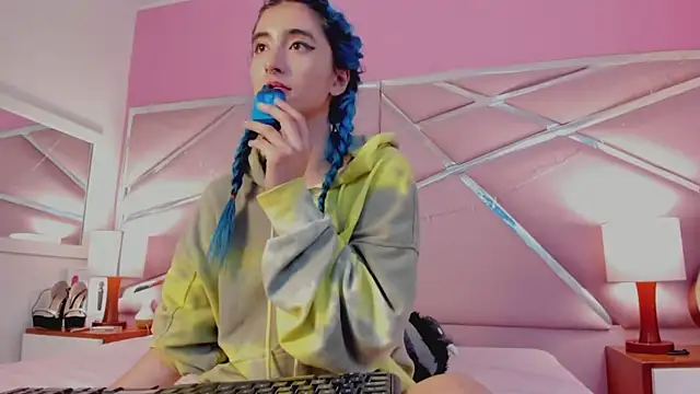 Snapshot of Lunapage chatting on March 10, 2025, 4:14 pm Lunapage online show from March 10, 2025, 4:14 pm