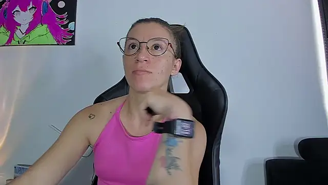 roxanne jones1 online show from June 30, 2026, 6:09 pm